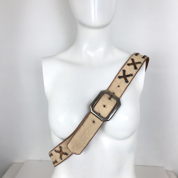 True Religion Distress Leather Belt Metal Grommets Woven Leather Vintage Look - Picture 9 of 10